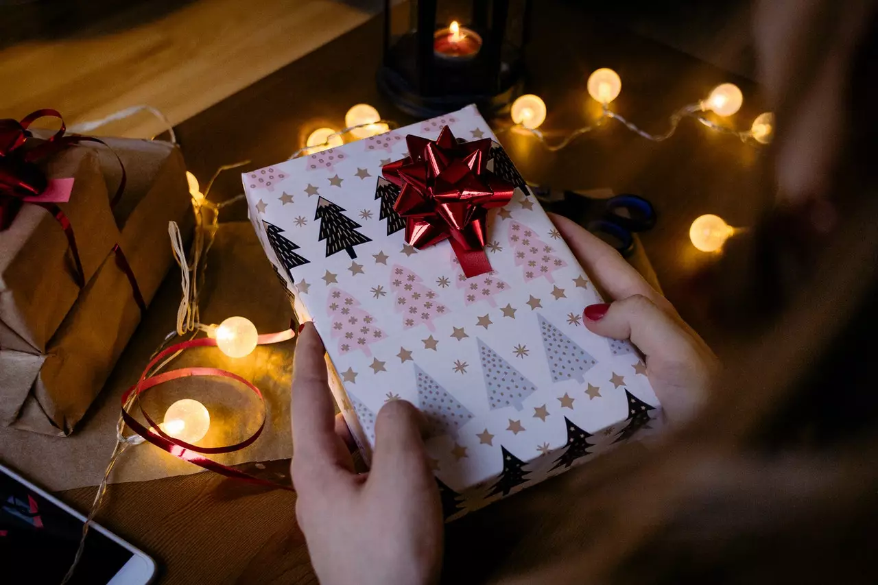 Wrap your presents without tape with this handy trick (
