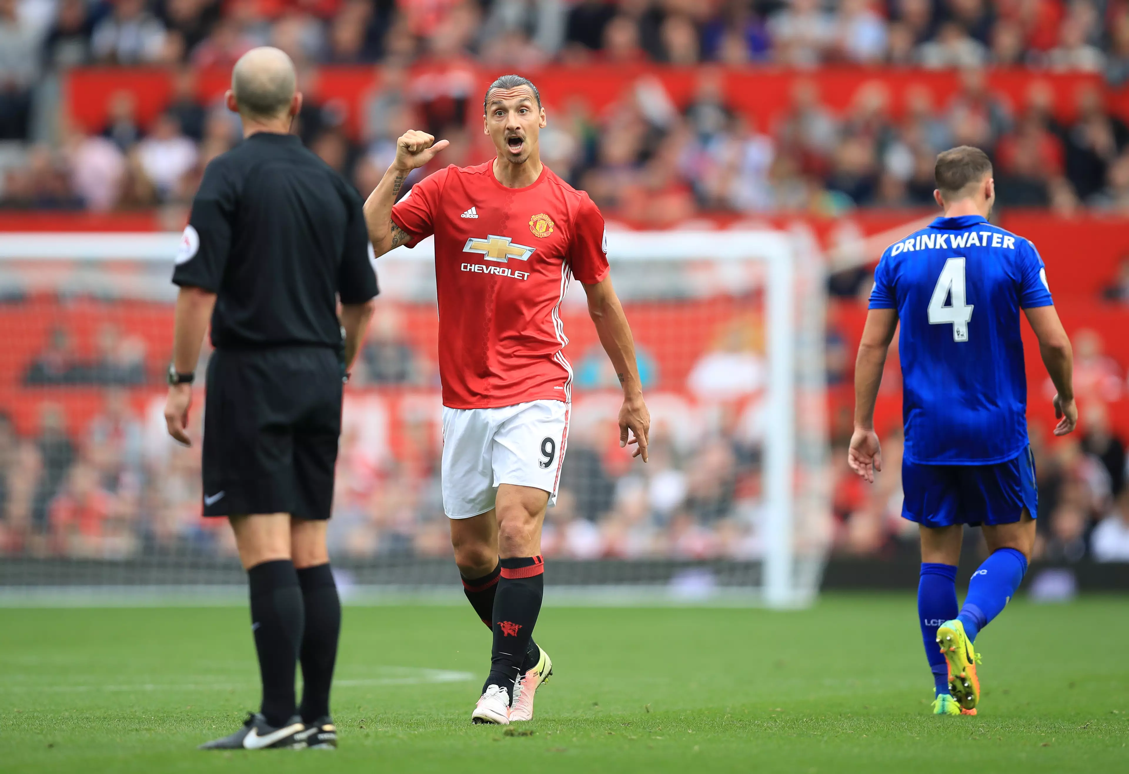Zlatan Ibrahimovic Had To Deal With A 'Lookalike' Pitch Invader
