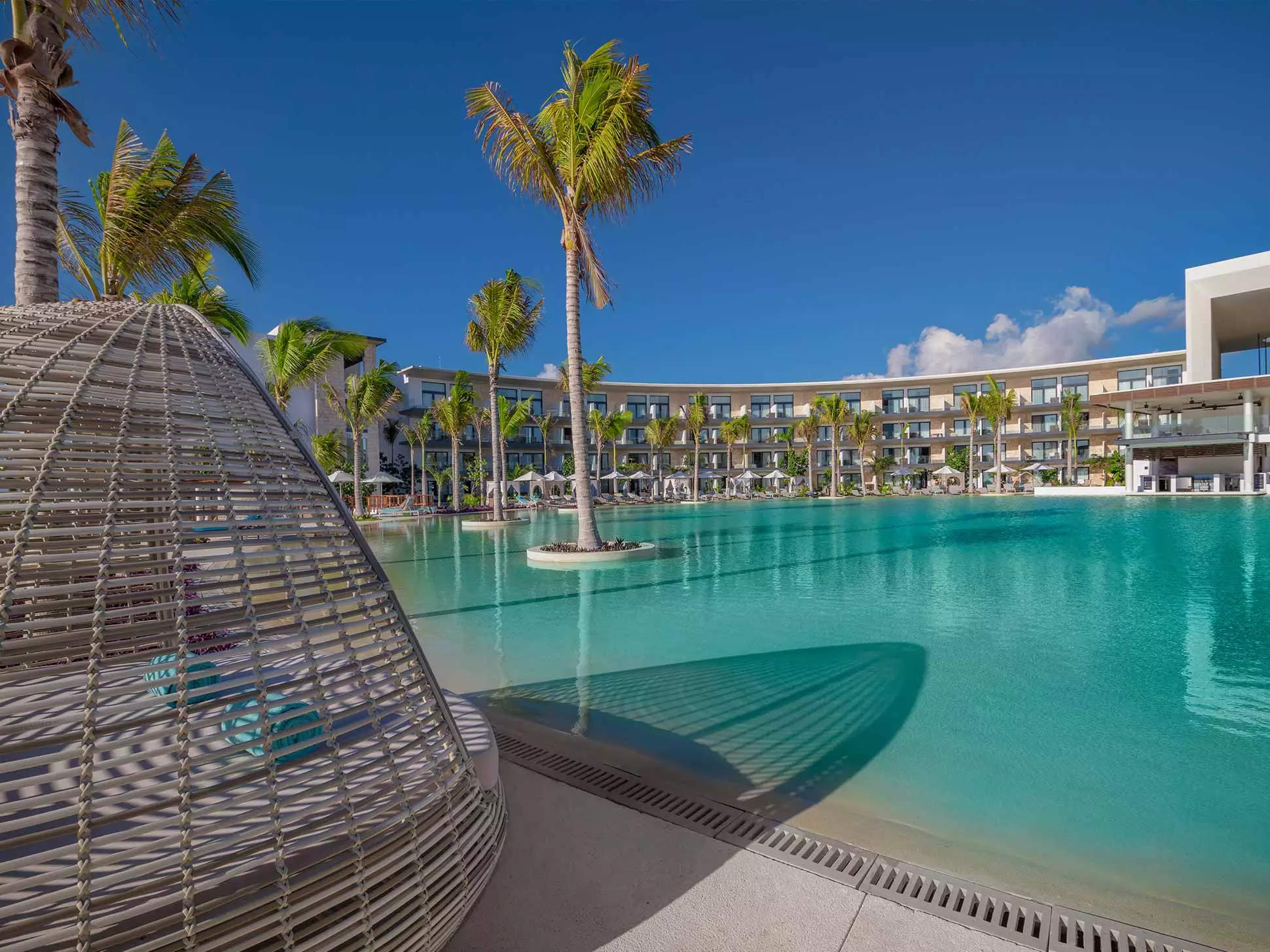 The weekend retreat will takes place in the stunning palm-shaded crowds of the Haven Riviera Cancun (