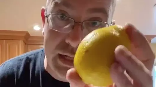 Man Explains How Biting Lemons Could Help You Overcome Panic Attacks 