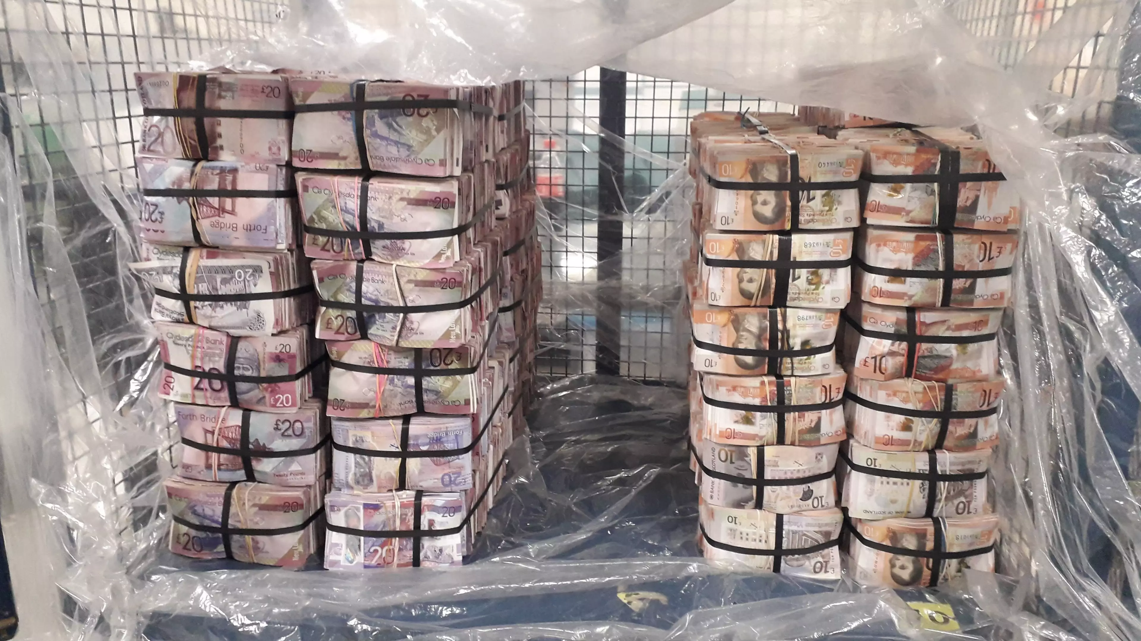 Police Discover £5 Million In London Flat After Gang 'Didn't Know What To Do With It'
