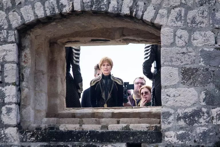 Everyone is wondering what Cersei and Jon Snow were doing together.
