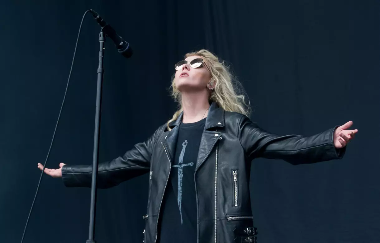 Momsen on stage in 2017.