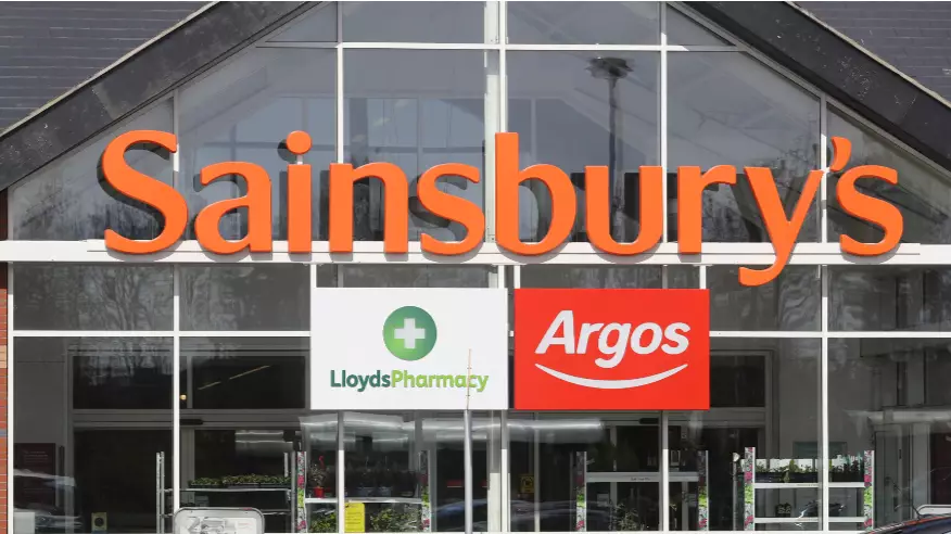Sainsbury's Forced To Destroy Food After Men Lick Produce