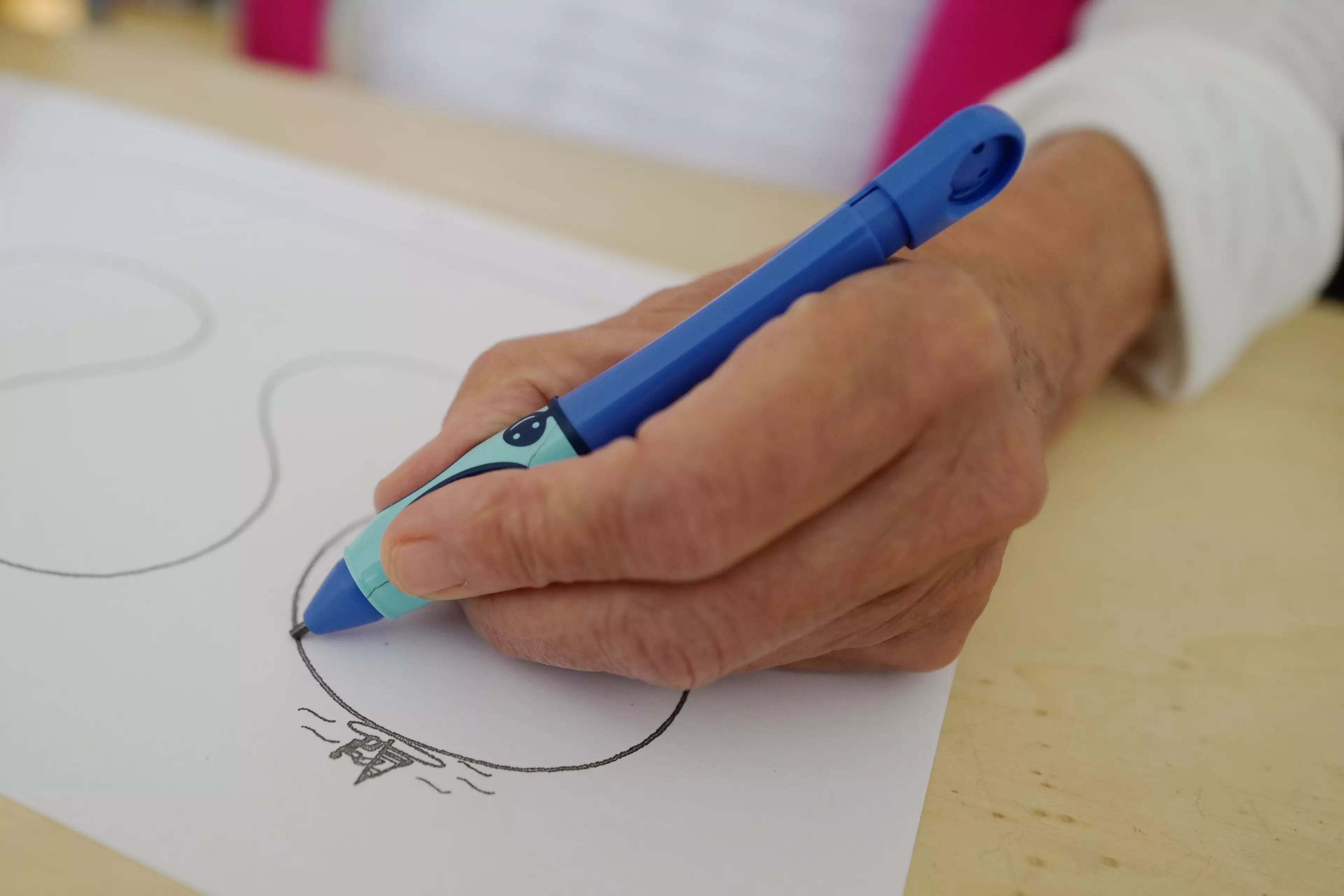 Are lefties more creative?