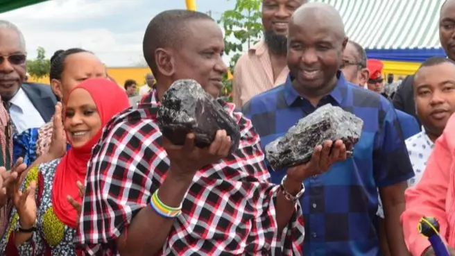 African Miner Becomes Instant Millionaire After Finding Biggest Tanzanite Stones Ever