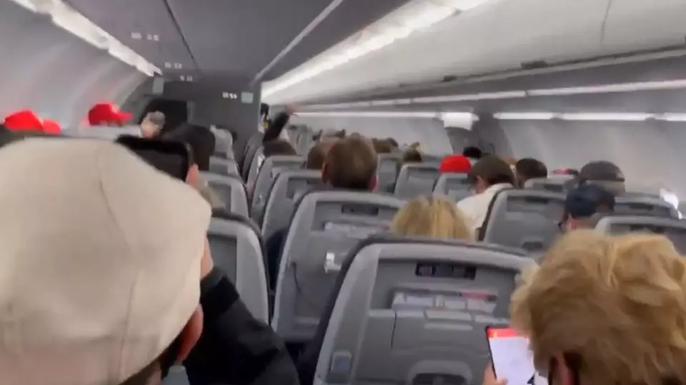 Pilot Threatens To Divert Plane Of Trump Supporters Failing To Wear Masks And Chanting 'USA'