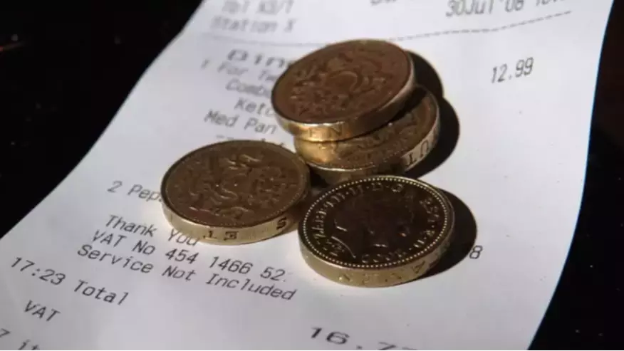 Restaurants Will Be Forced To Hand Over Tips To All Workers Under New Law 