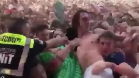 'Pickpocket' Gets Instant Karma From Security Guard At Concert