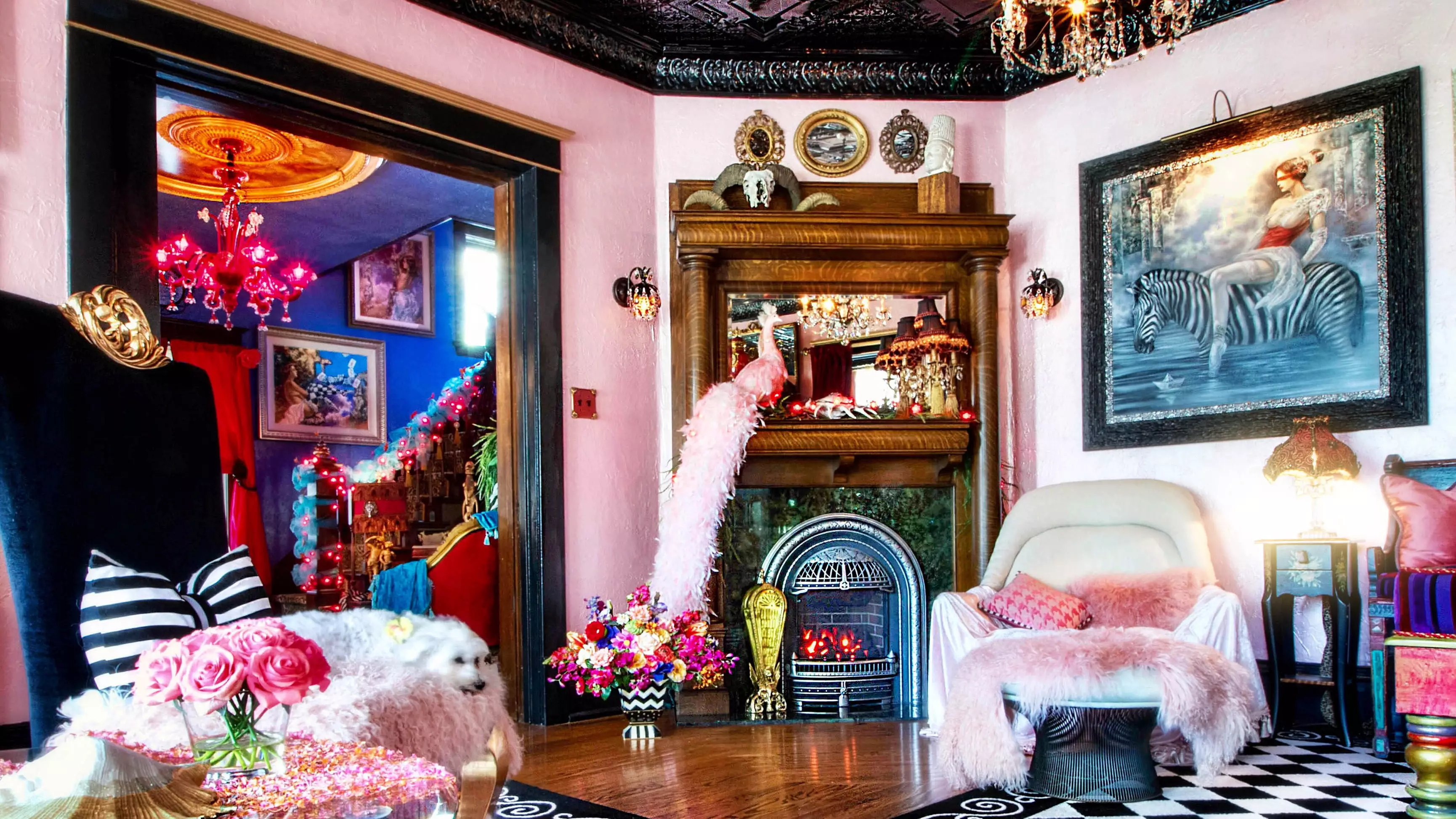 Woman Transforms Boring American Mansion Into Weird And Wonderful Boudoir