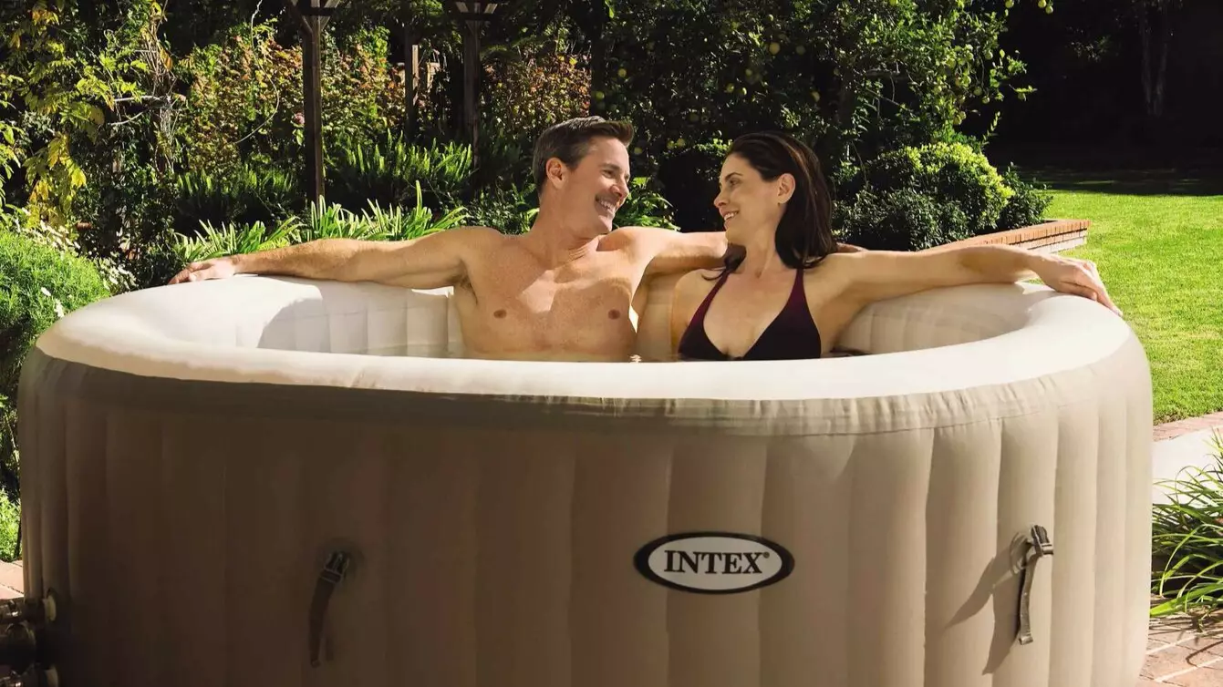Aldi Is Selling A Budget Hot Tub, So Even If You're Skint It's Pool Party Time