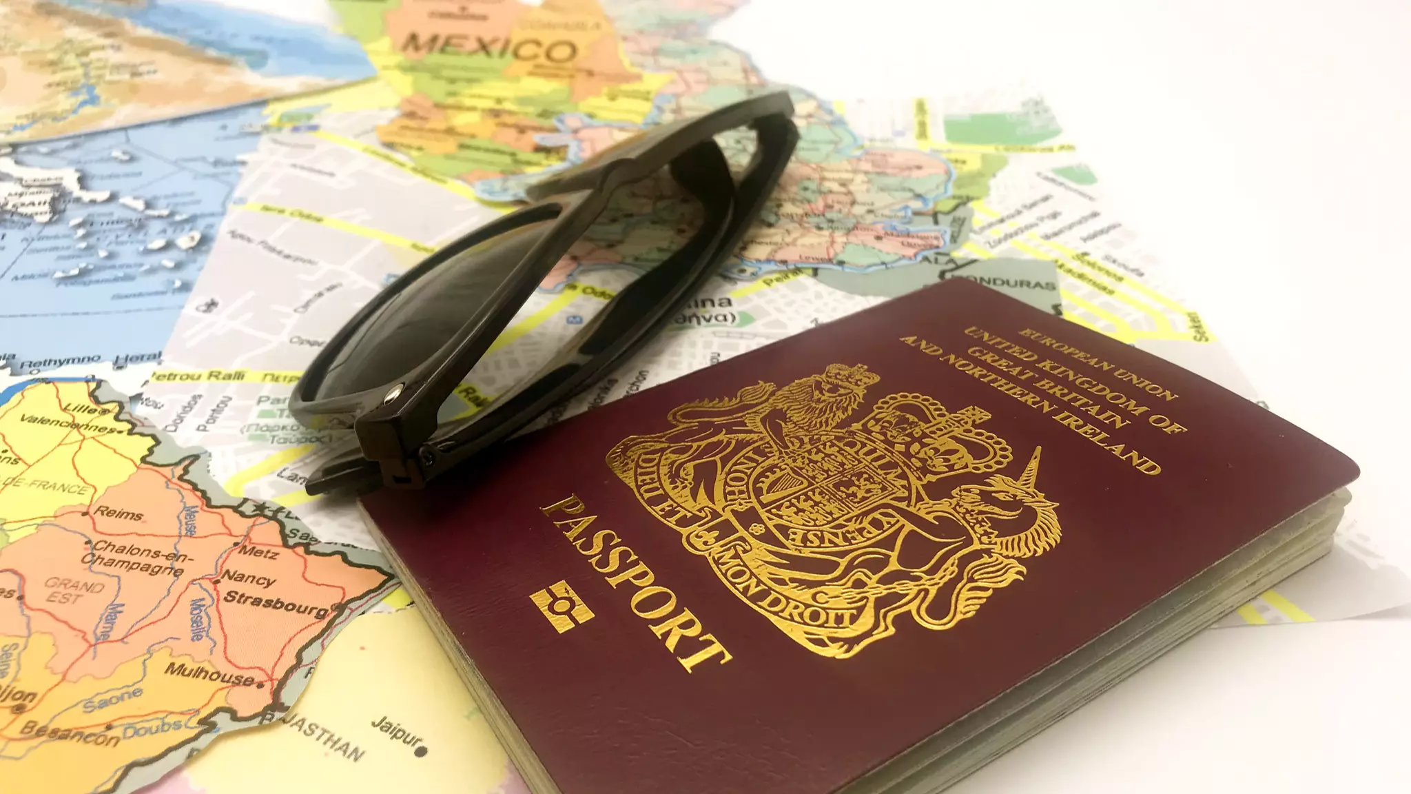Travel Agent Issues Warning To Brits Who Have A Red Passport