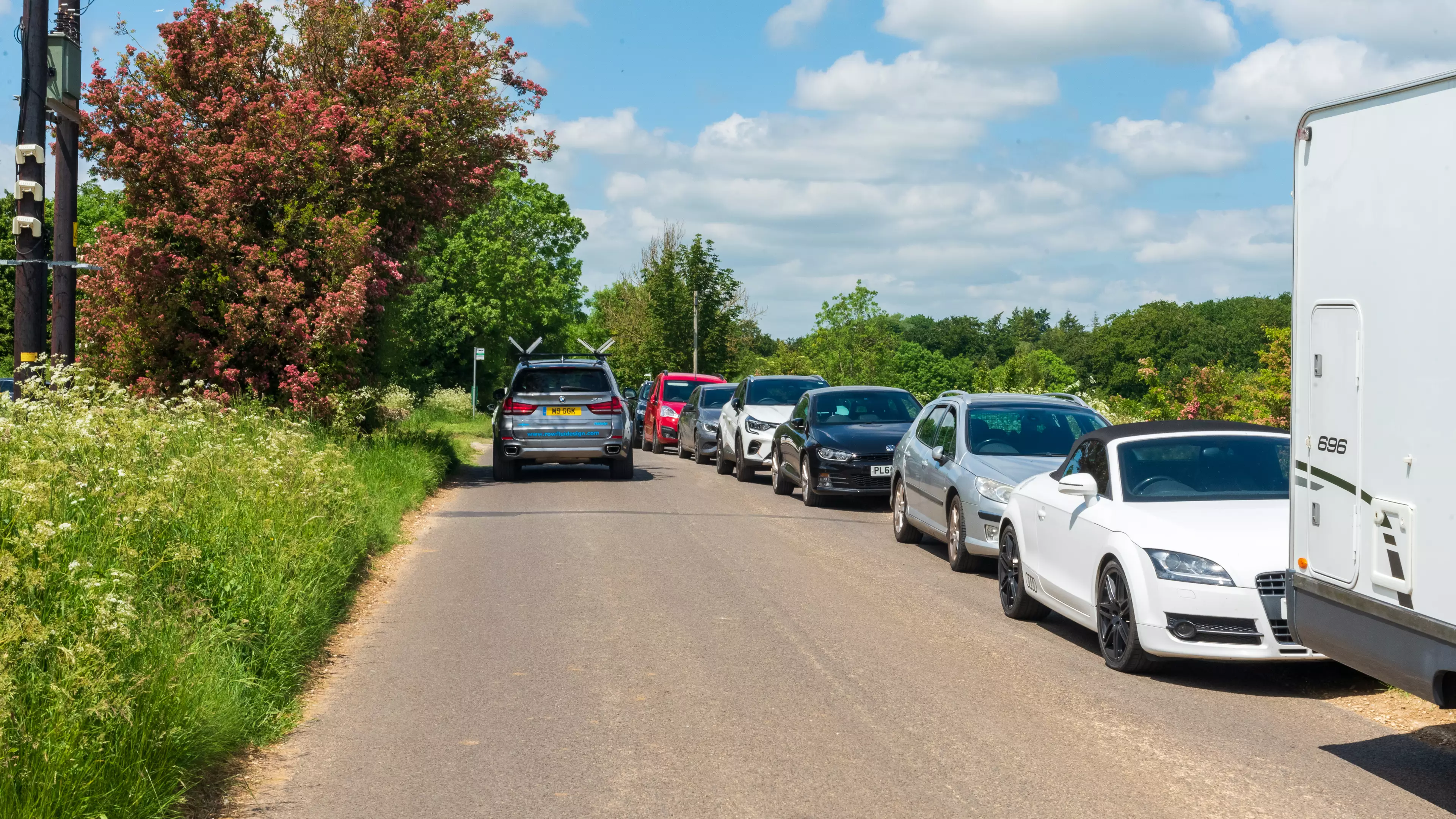 Police Called As Fans Swarm To Jeremy Clarkson's Farm Causing Huge Queues 