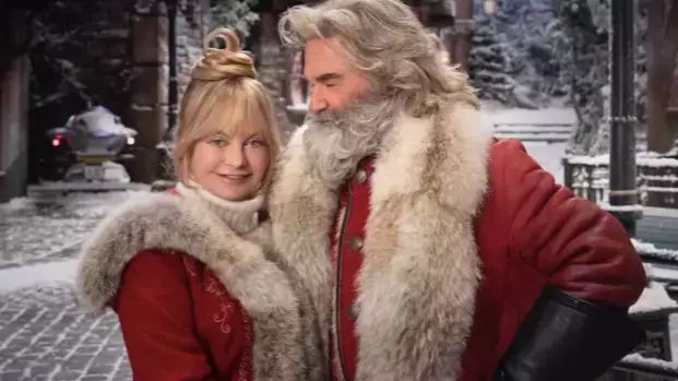 Everything We Know About 'The Christmas Chronicles 2'