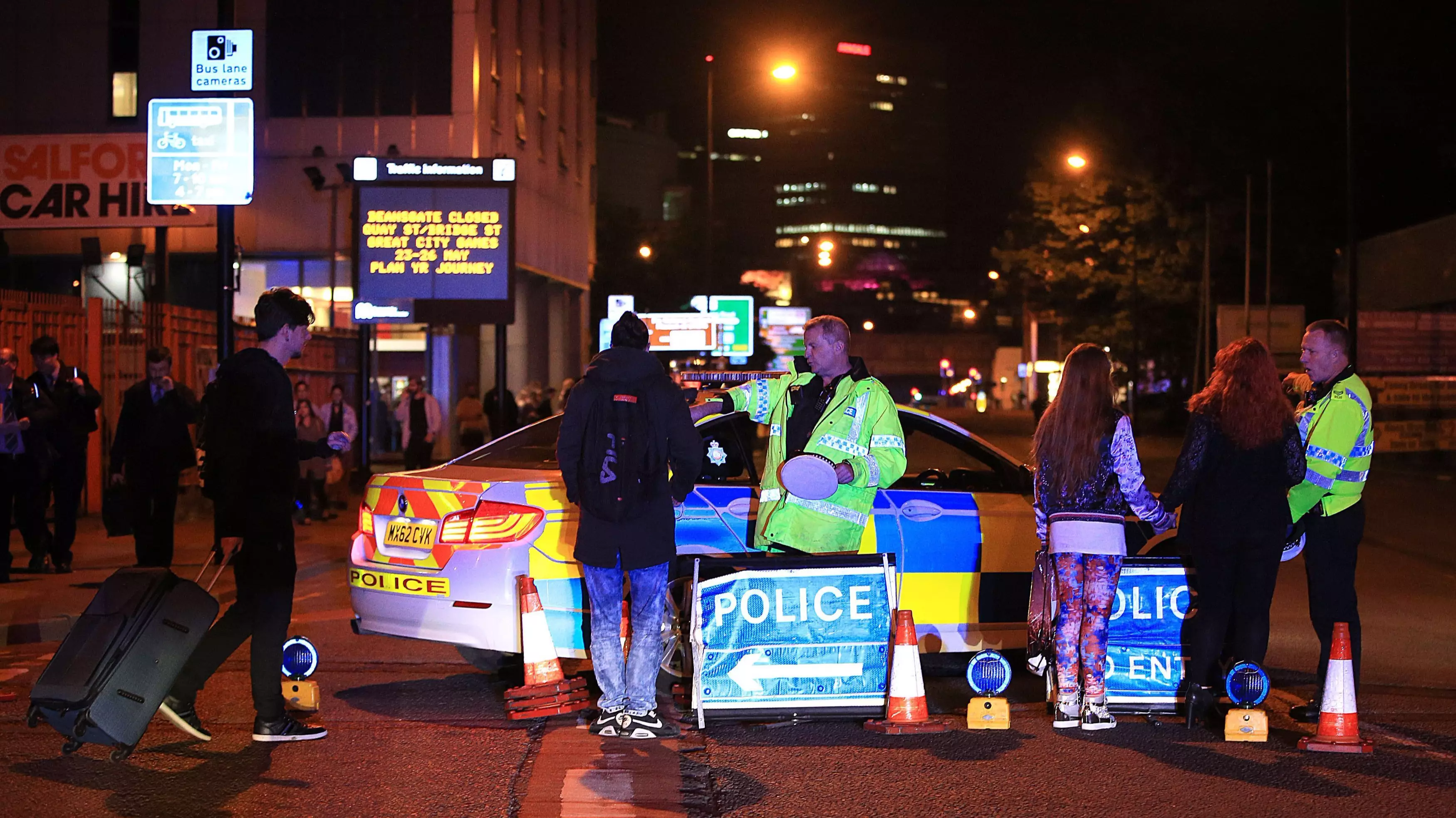 Hero Off-Duty Medics Offer To Help Out Following Manchester Attack