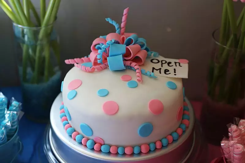 Jenna's own gender reveal party involved cutting into a cake (