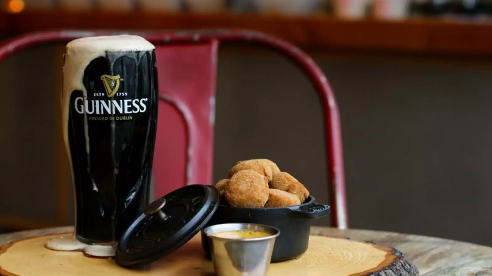 Toronto Pub Offends All Of Ireland With A Terrible Pint Of Guinness