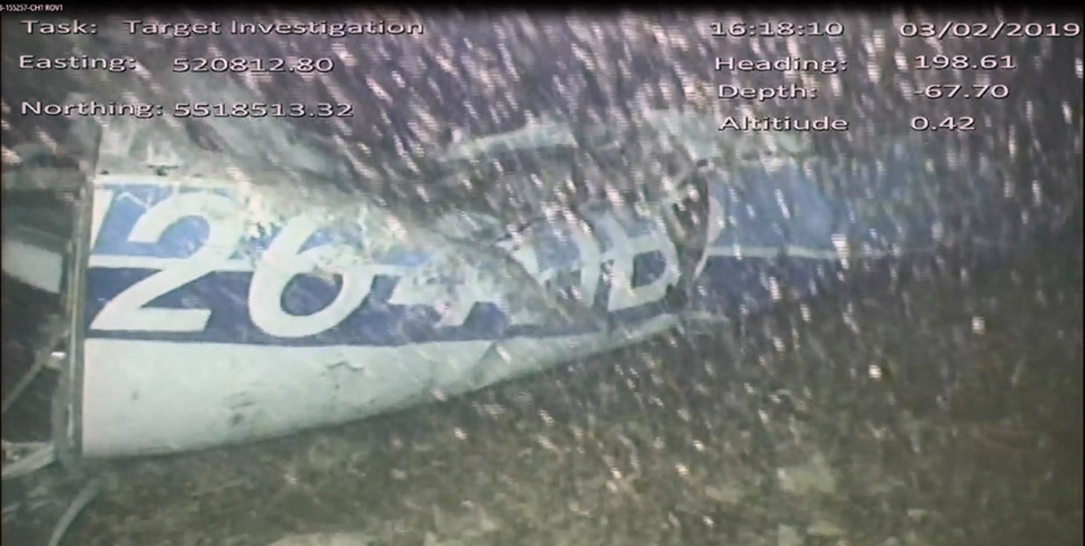 Image of the plane underwater.