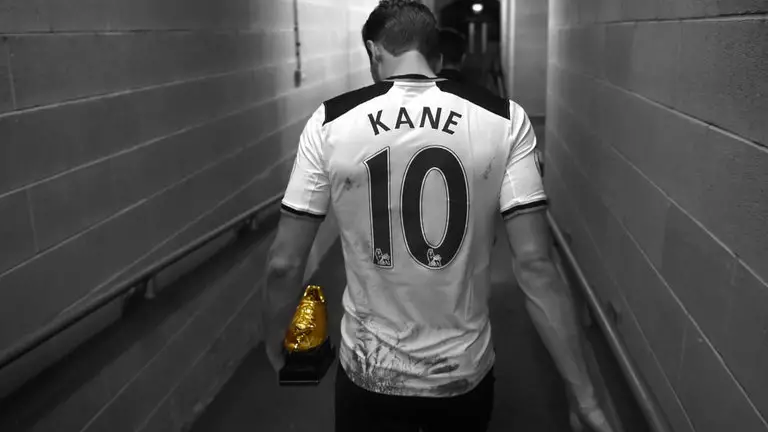 Harry Kane with the 2016/17 Golden Boot