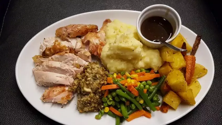 Woman Makes Sunday Roast For £1.20 Per Portion