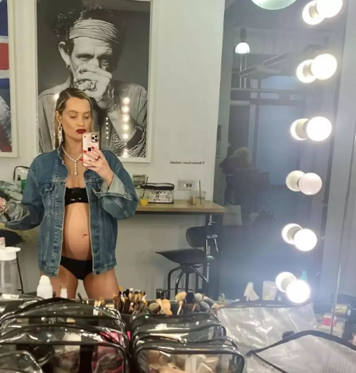 Laura kept her followers up-to-date with her pregnancy on Instagram (