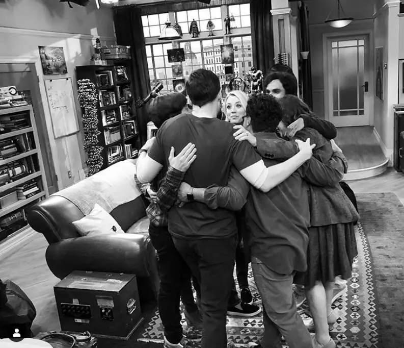 Kaley posted the black and white shot of the cast's final scene together.