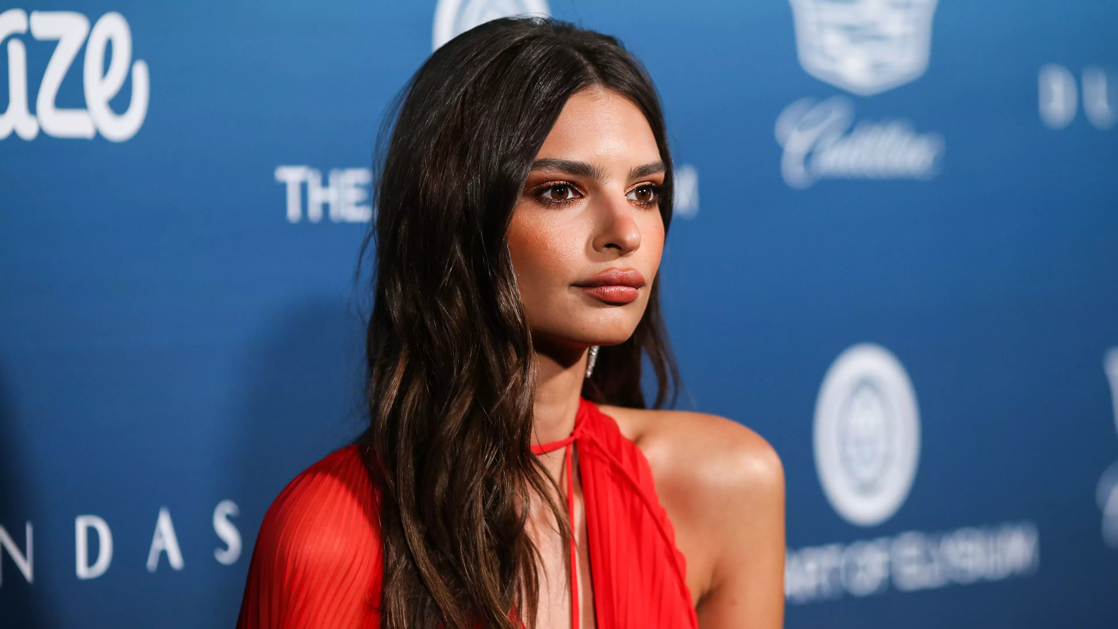 ​Emily Ratajkowski Hits Back At Critics Of Instagram Post Featuring Friend On The Beach