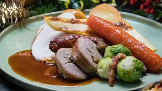 Tom Kerridge Is Selling £350 Three Course Christmas Dinner In A Box 