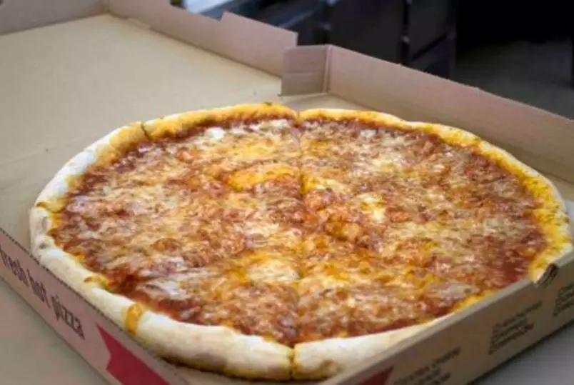 How Long After Buying Takeaway Pizza Can You Still Eat It?