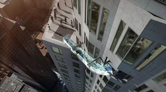 Glass Slide Installed In L.A. Skyscraper That's 1,000 Feet Off The Ground