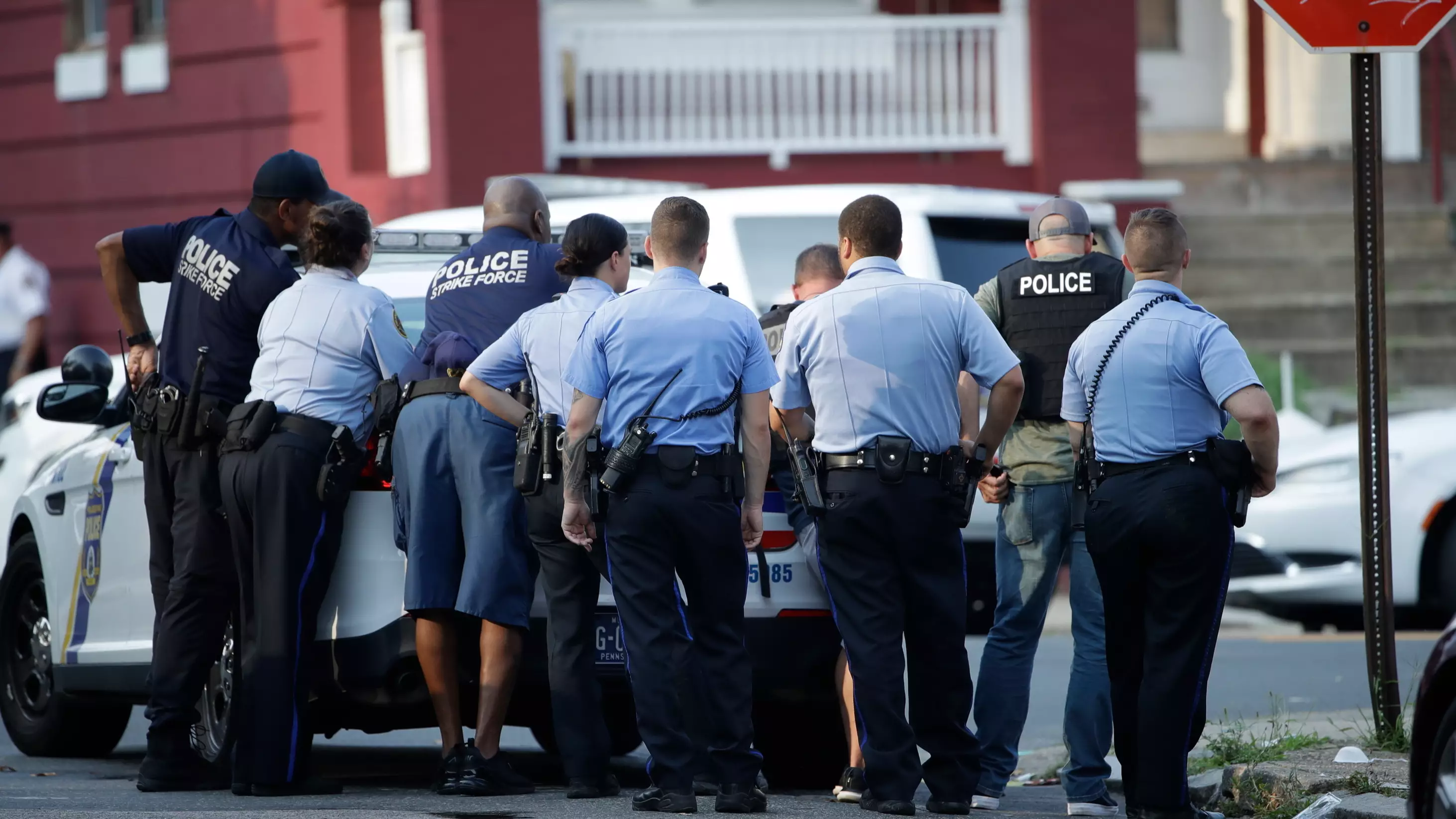 Six Police Officers Shot During Ongoing Stand Off In Philadelphia 