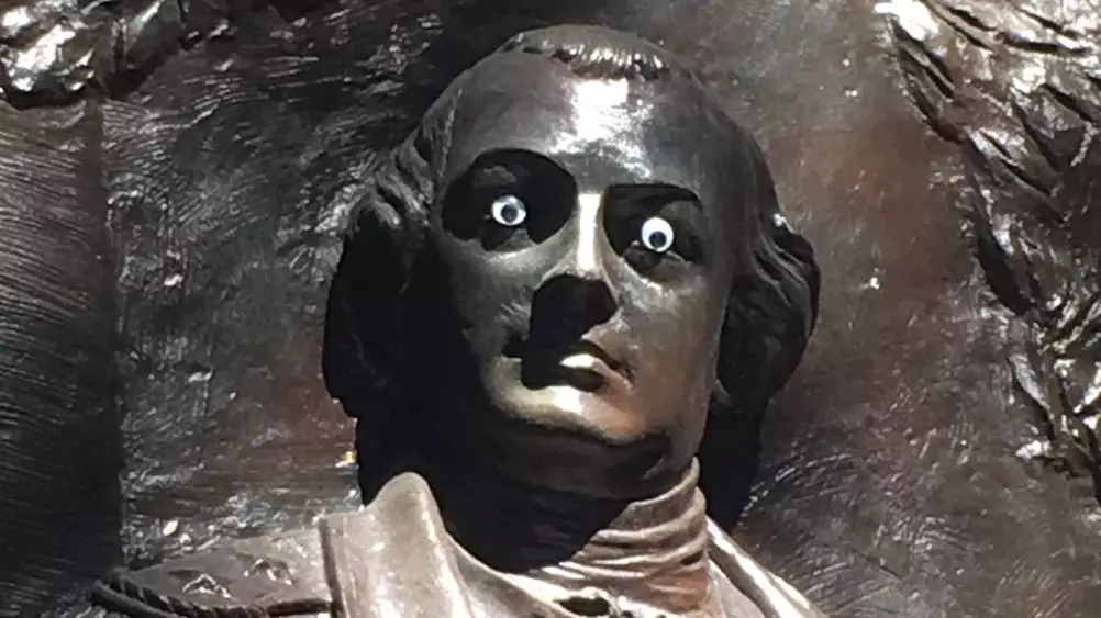 Police On The Hunt For Whoever Put Googly Eyes On Statue 