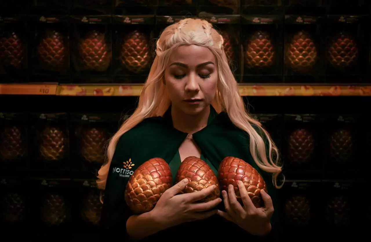 The eggs are the same as Daenerys' wedding gifts.