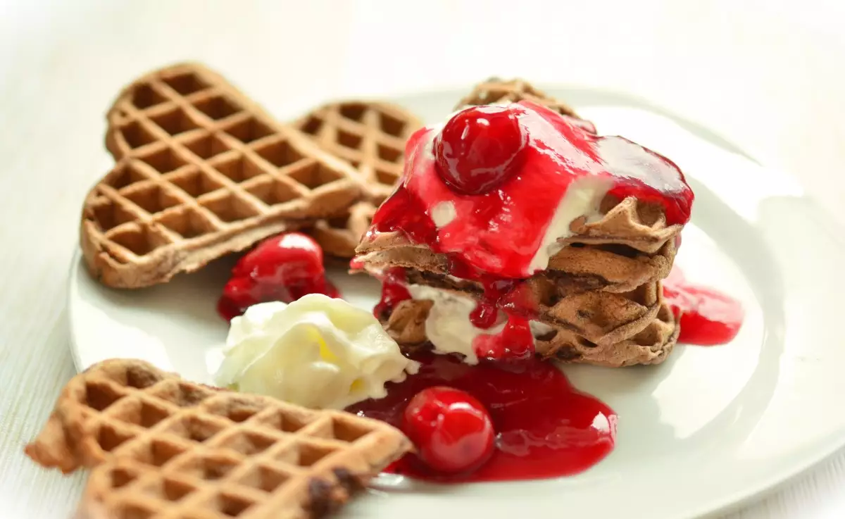 Just think of the endless toppings you can try out on your waffle (