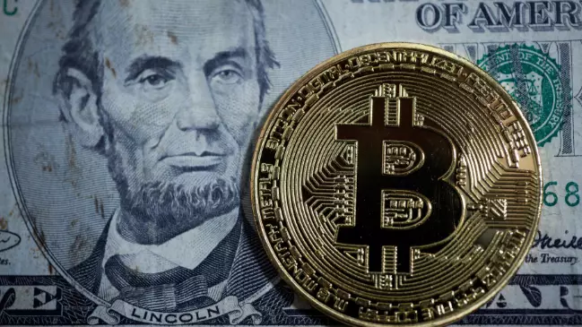 Expert Believes Bitcoin Could Top $100,000 In 2018