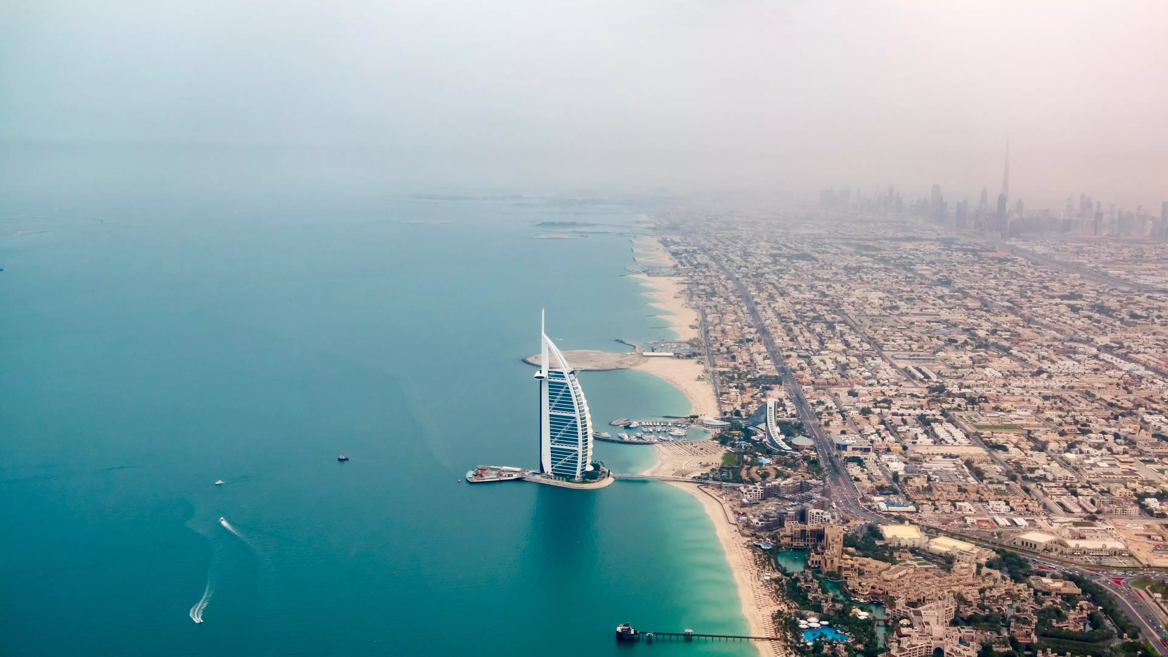 This Airline Is Selling Return Flights To Dubai For Less Than £300