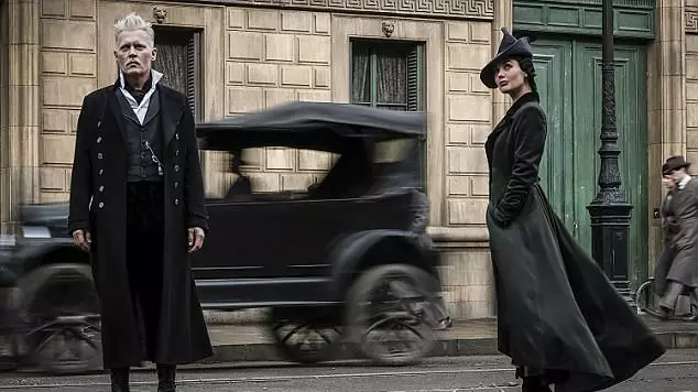 New Images Of 'Fantastic Beasts 2' Characters Released 