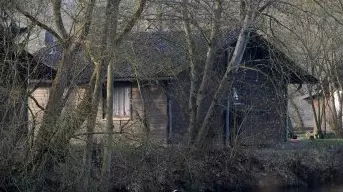 Guy Books Stay In Creepy Cabin, Ends Up Way More Creeped Out Than Expected