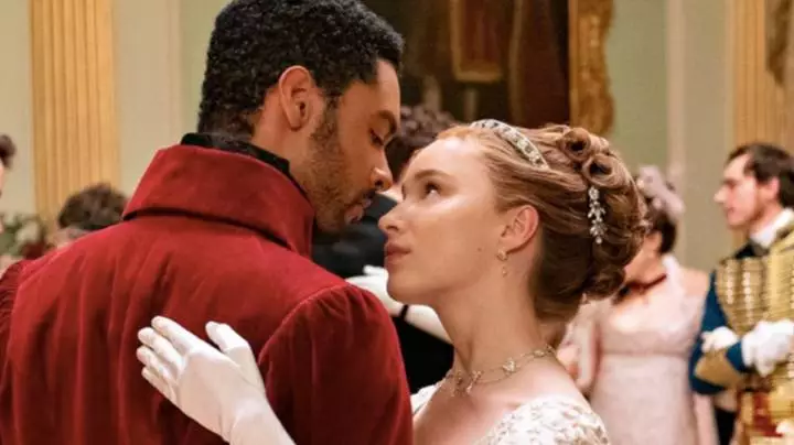 Season one ends with Daphne and Simon happily married, and with a newborn child to care for (