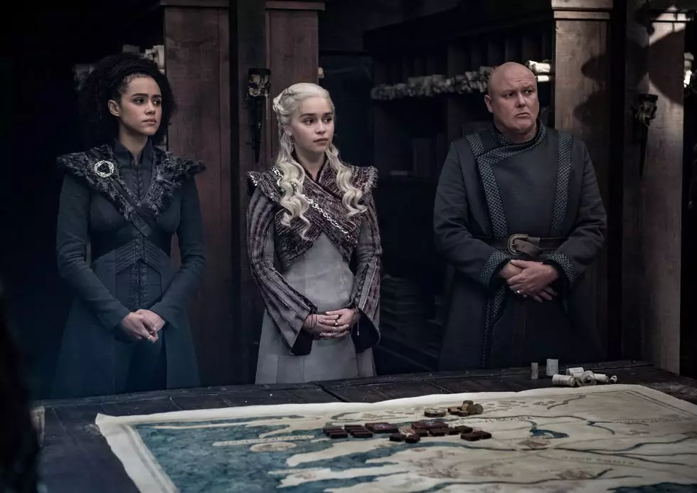 Missandei, Daenerys, and Varys get planning.