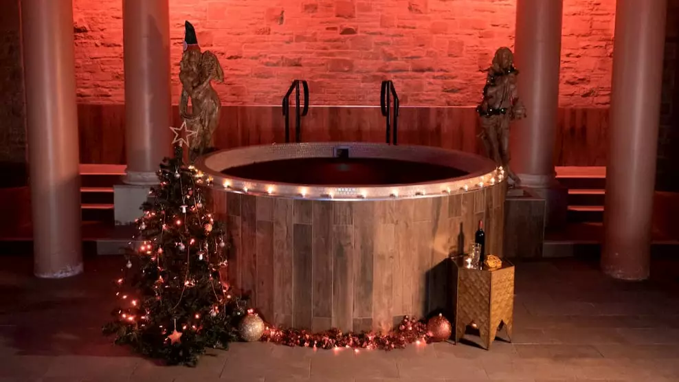 Mulled Wine Spa Day Complete With Mulled Wine Hot Tub Is Coming To The UK