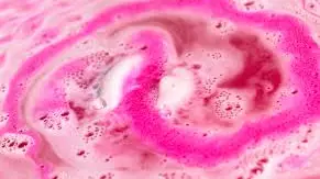 People Are Putting Lush Shower Gel In Their Laundry To Make It Smell Like Candyfloss