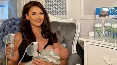 Charlotte Dawson Praised For Candid Breast Pumping Snap