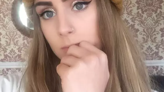 Ebay Makeup Leaves Teen With 'Tarmac Eyebrows'