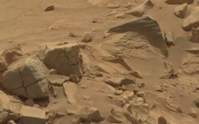 This Video Is 'Definitive Proof' That There's Aliens Living On Mars