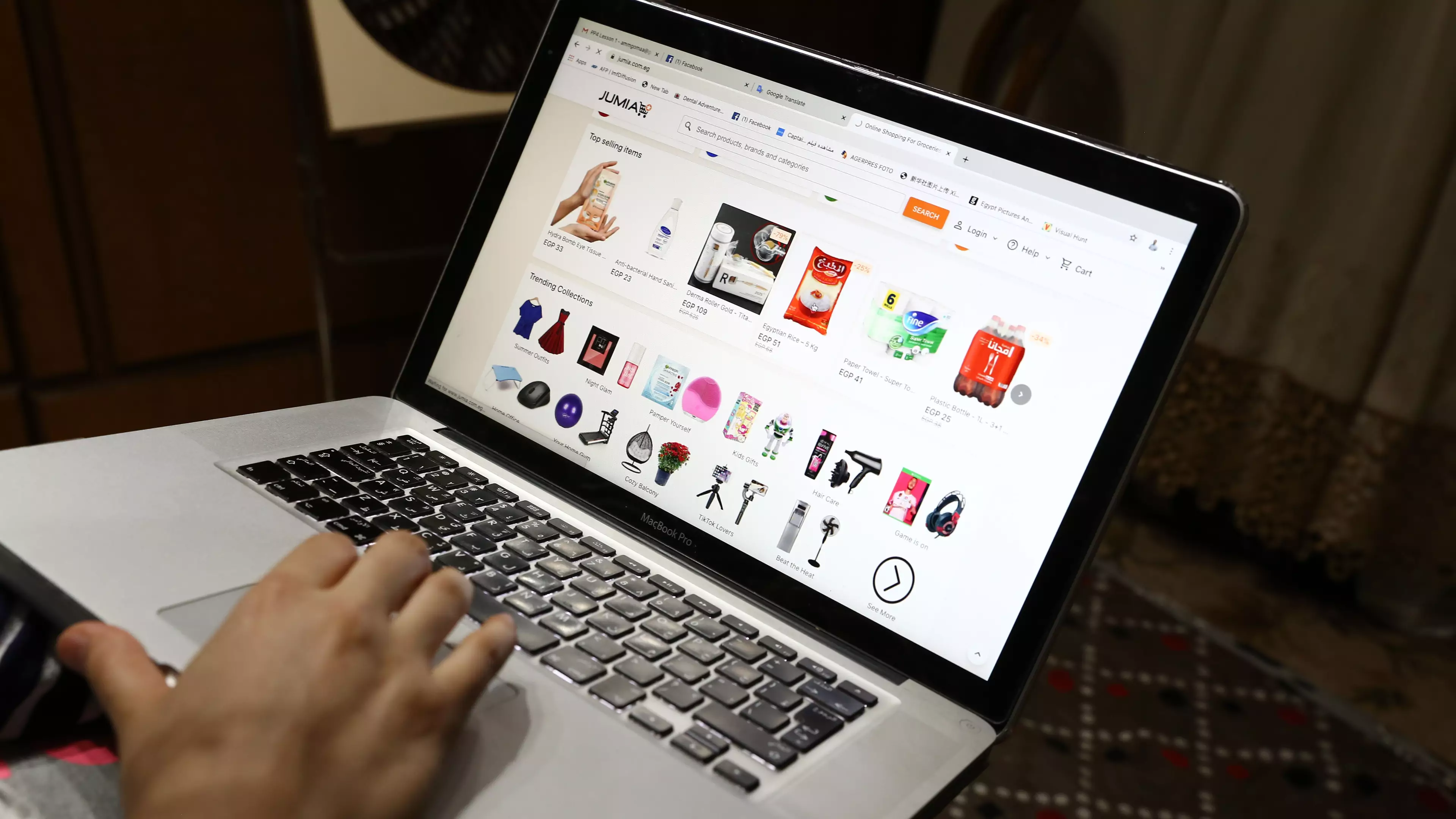 A Company Will Pay Someone £70 A Day To Spend A Month Online Shopping 
