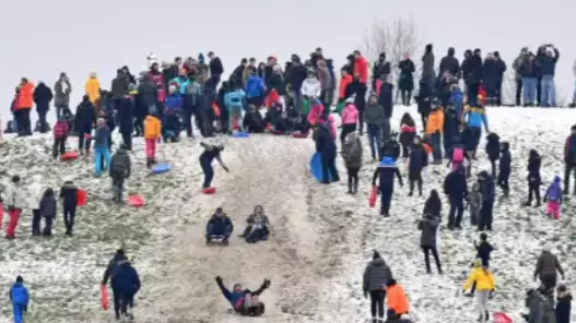 Hundreds Visit Park To Go Sledging And Have Snowball Fights Despite Lockdown  