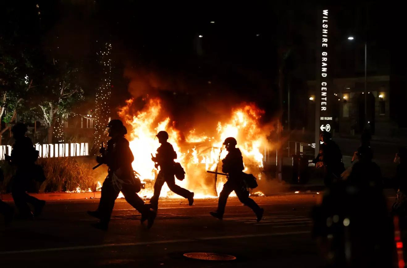 Police officers responding to the riots in Los Angeles.