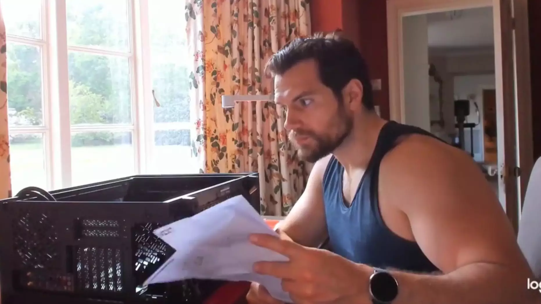 Henry Cavill Builds His Own Gaming PC From Scratch 