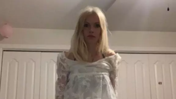 Woman Shocked After Wedding Dress Arrives Looking Nothing Like The Photos